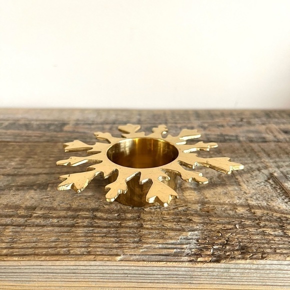 Brass snowflake votive candle holder - Picture 1 of 4